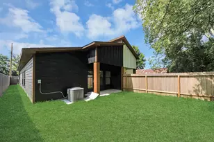 8109 Hamlet St, Houston, TX 77078 - Photo 41