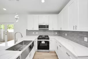 8109 Hamlet St, Houston, TX 77078 - Photo 15