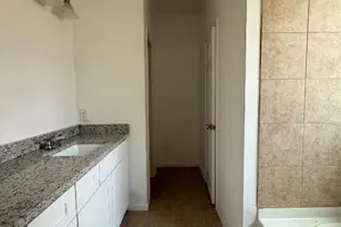 11134 Beverley Park St, Sugar Land, TX 77498 - Photo 15