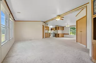 128 Hill Top Ln, Huntsville, TX 77320 - Photo 3
