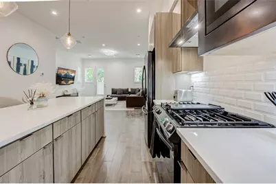 5839 Dolores Street, Houston, TX 77057 - Photo 11