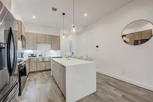5839 Dolores St, Houston, TX 77057 - Photo 9