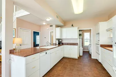 22915 Gulf Drive, Galveston, TX 77554 - Photo 15