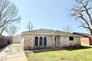 1429 Northview Dr, Angleton, TX 77515 - Photo 1