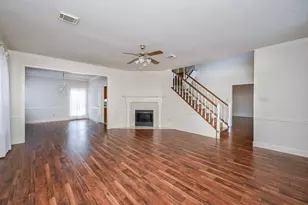 9731 New Kent Dr, Sugar Land, TX 77498 - Photo 3