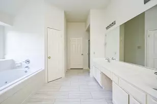 9731 New Kent Dr, Sugar Land, TX 77498 - Photo 11