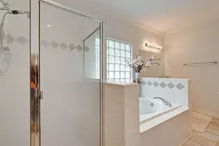 5917 Dolores St, Houston, TX 77057 - Photo 19