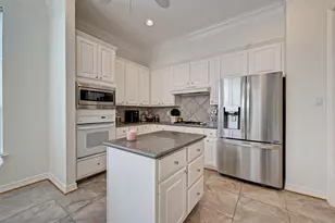5917 Dolores St, Houston, TX 77057 - Photo 13