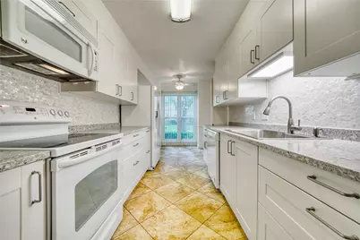13376 Trail Hollow Drive #3376, Houston, TX 77079 - Photo 9