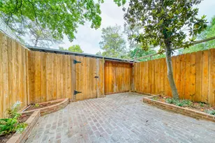 13376 Trail Hollow Dr, Houston, TX 77079 - Photo 23