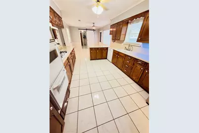 4804 Country Club View, Baytown, TX 77521 - Photo 13