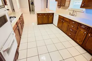 4804 Country Club View, Baytown, TX 77521 - Photo 13