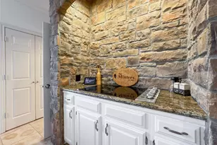 1501 W Castlewood Ave, Friendswood, TX 77546 - Photo 17