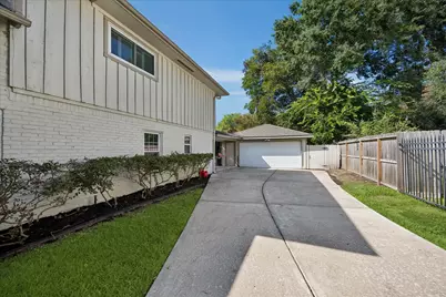 12447 Honeywood Trail, Houston, TX 77077 - Photo 29