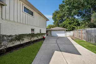 12447 Honeywood Trail, Houston, TX 77077 - Photo 29
