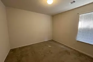8135 Quiet Prairie Trail, Houston, TX 77049 - Photo 9