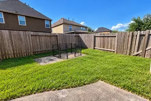 8135 Quiet Prairie Trail, Houston, TX 77049 - Photo 15