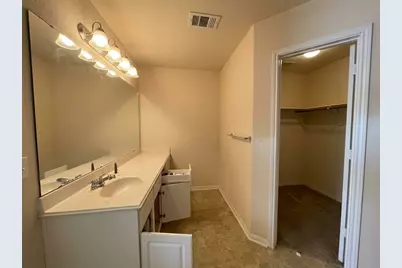 8135 Quiet Prairie Trail, Houston, TX 77049 - Photo 7