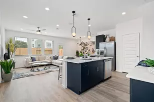 7813 Inwood Hls Ln, Houston, TX 77088 - Photo 9