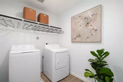 7813 Inwood Hills Lane, Houston, TX 77088 - Photo 29