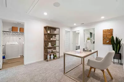 7813 Inwood Hills Lane, Houston, TX 77088 - Photo 15