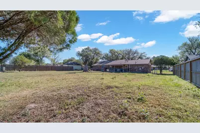672 Bending Oaks Drive, Bellville, TX 77418 - Photo 17
