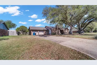 672 Bending Oaks Drive, Bellville, TX 77418 - Photo 23