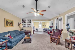 672 Bending Oaks Dr, Bellville, TX 77418 - Photo 7