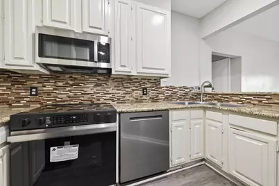 2211 S Braeswood Boulevard #23I, Houston, TX 77030 - Photo 13