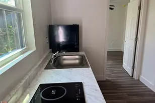 201 Eastwood St, Houston, TX 77011 - Photo 17