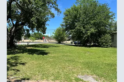 4702 Stonewall Street, Houston, TX 77020 - Photo 1
