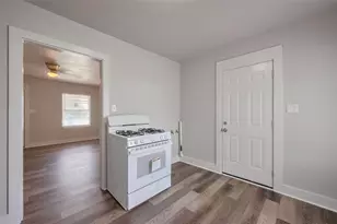 1311 Fred St, El Campo, TX 77437 - Photo 9