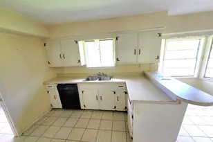 419 Lee Ave, Freeport, TX 77541 - Photo 9