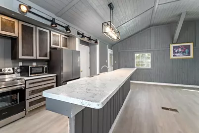 5718 Pat Drive, Orange, TX 77630 - Photo 11