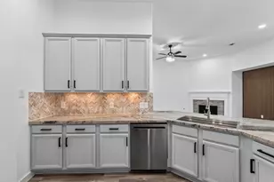 18 Griffin Hill Ct, The Woodlands, TX 77382 - Photo 19