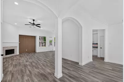 18 Griffin Hill Court, The Woodlands, TX 77382 - Photo 9