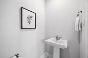 1121 E 24th St, Houston, TX 77009 - Photo 13