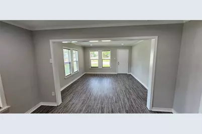 215 San Jacinto Street, Highlands, TX 77562 - Photo 11