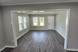 215 San Jacinto St, Highlands, TX 77562 - Photo 11