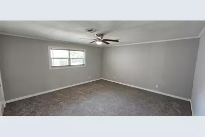 215 San Jacinto Street, Highlands, TX 77562 - Photo 3