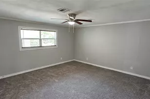 215 San Jacinto St, Highlands, TX 77562 - Photo 3