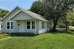 215 San Jacinto St, Highlands, TX 77562 - Photo 1