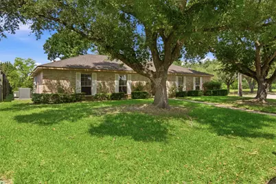 2902 Robinson Road, Missouri City, TX 77459 - Photo 3