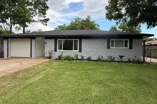 215 N Mechanic St, Bellville, TX 77418 - Photo 1