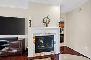 6035 N Arrowana Ln, Houston, TX 77036 - Photo 9