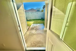 2626 Skyview Crest Ct, Houston, TX 77047 - Photo 11