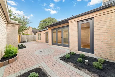 15651 Whitewater Lane, Houston, TX 77079 - Photo 23