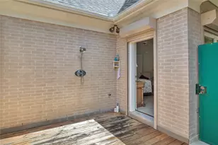 204 Oak Dr, Friendswood, TX 77546 - Photo 47