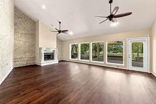 20 Golfview Manor Rd, Huntsville, TX 77340 - Photo 11