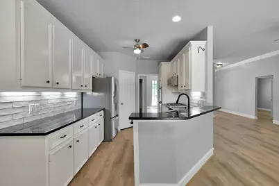 84 Oak Grove Lane, Conroe, TX 77304 - Photo 11